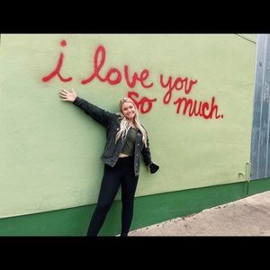 Meet your Posher, Alyssa